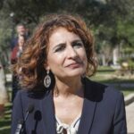 María Jesús Montero se ausenta del Congreso en pleno asedio por la tributación del SMI