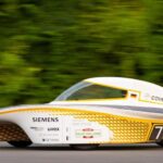 Unos estudiantes han creado un coche solar que alcanza los 136 km/h: “Si nosotros podemos construirlo, ¿por qué la industria no?”
