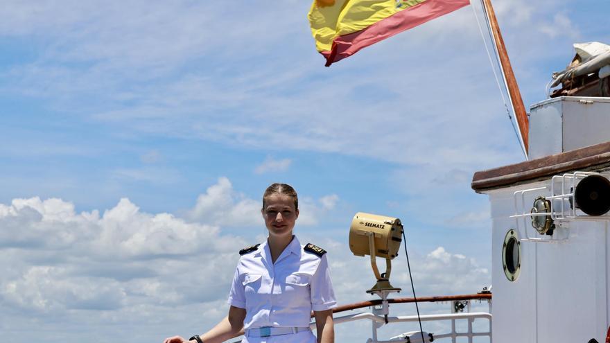 A ritmo de batucada y en medio de una gran expectación: así fue la llegada de la princesa Leonor a Salvador de Bahía en la primera escala del buque ‘Elcano’ en América