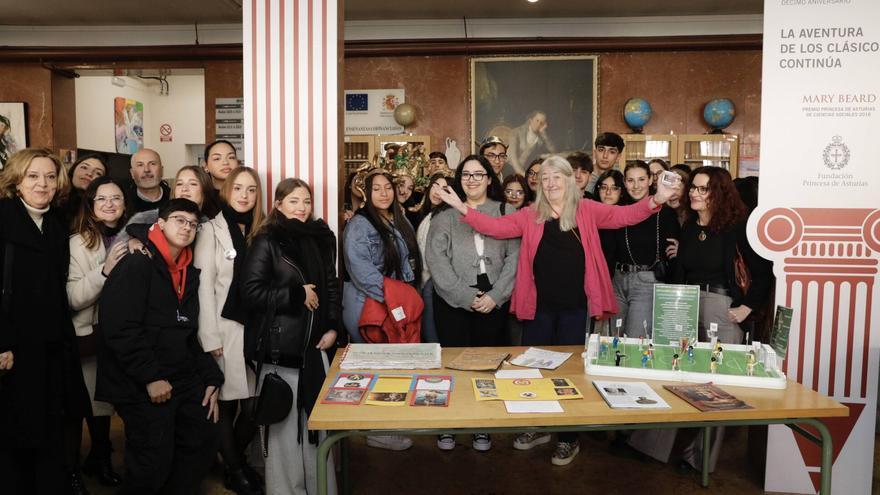 VÍDEO: Encuentro de Mary Beard con alumnos de toda España en el IES Jovellanos de Gijón