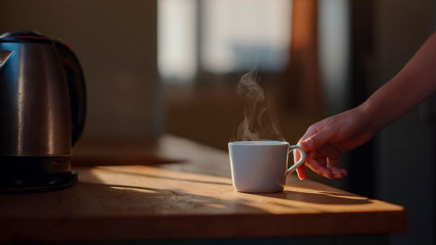 ¿Tomas más de un café al día? Así perjudica a tu salud (si lo tomas de esta manera), según un estudio