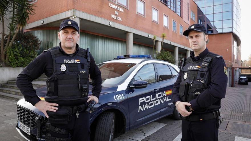El relato de dos policías de Gijón que salvaron a una adolescente a punto de precipitarse por el Cerro: «La convencimos de que había otras salidas»