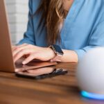 Asistentes virtuales, televisores inteligentes, robots de limpieza… ¿Nos espían en casa?