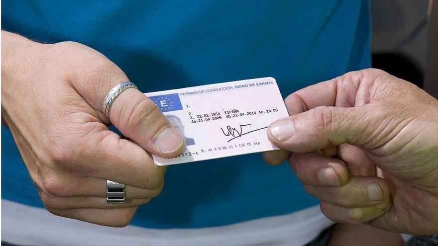 Buenas noticias para los conductores: renovación del permiso de conducir gratis a los que estén en esta lista