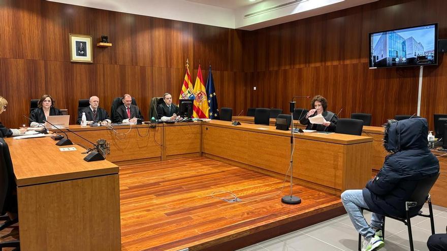 Condenado por incendiar la casa de sus padres porque no le daban dinero: «Soy el mejor»