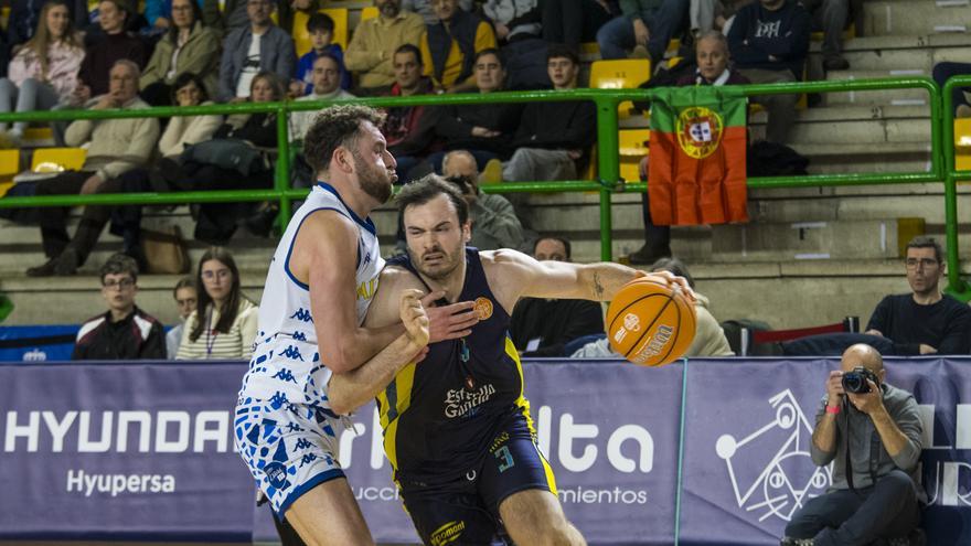 ¡Oh la la!: los 29 puntos del francés Löic Menuge alargan la racha del Alimerka Oviedo Baloncesto
