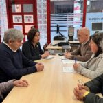 Más mantenimiento del mobiliario urbano y un elevador para su sede, peticiones de la asociación vecinal «Jovellanos»