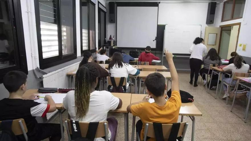 Medio millón de familias de la Comunidad Valenciana votan la lengua base de sus hijos en una polémica consulta educativa