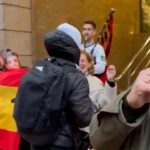 Así fue el emotivo (y sorprendente) recibimiento del futbolista ovetense Riki a las puertas del hotel en el que se aloja con el Albacete
