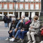 España supera los 49 millones de habitantes pese a que los nacimientos siguen cayendo