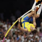 Duplantis vuelve a mejorar el récord del mundo de pértiga al saltar 6,27 metros