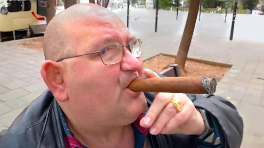 El «Dandy de Barcelona» volverá a Asturias y ya hay polémica con su nuevo show: una discoteca de La Felguera pide «disculpas»