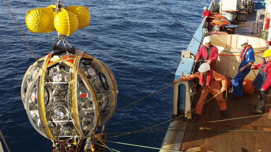 Detectado el neutrino cósmico más energético jamás observado: una partícula de más allá de la Vía Láctea que ha chocado contra el Mediterráneo
