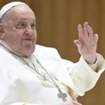 El papa Francisco, ingresado en el hospital debido a su bronquitis