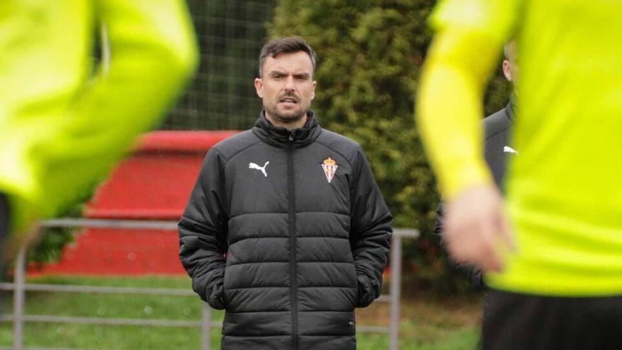 Albés habla del momento de Maras, de la opción de Diego como lateral y de la necesidad de remontar: «Tenemos que ganar más que empatar»