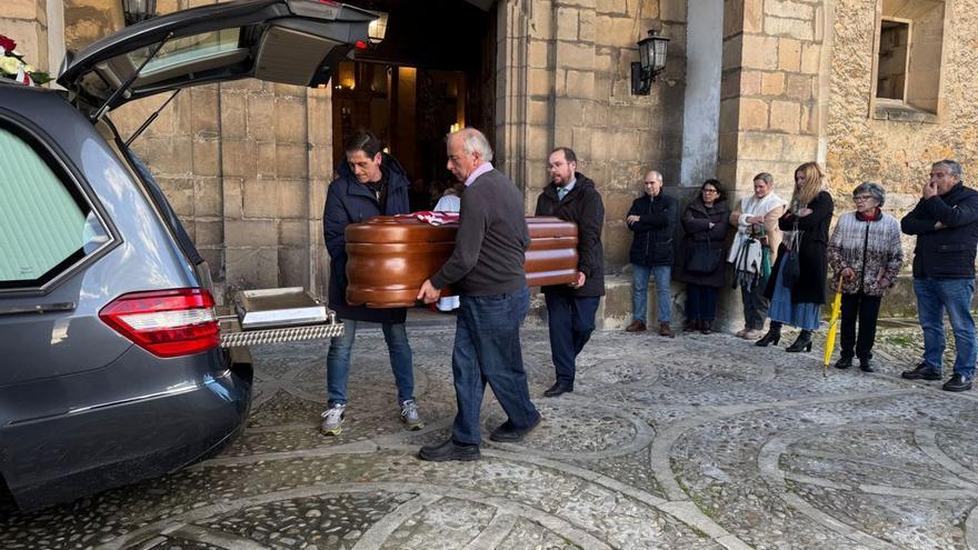 Emotivo adiós al exfutbolista del Sporting José Antonio Martínez en Noreña: «Nunca le olvidaremos»