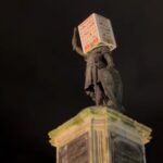 Pelayo se disfraza de pisos turísticos para el Antroxu gijonés