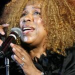 Muere Roberta Flack, la legendaria voz de ‘Killing Me Softly With His Song’