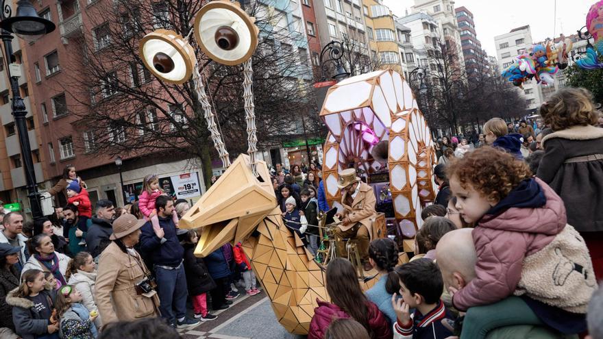 EN IMÁGENES | Primeras representaciones de la feria Feten en Gijón