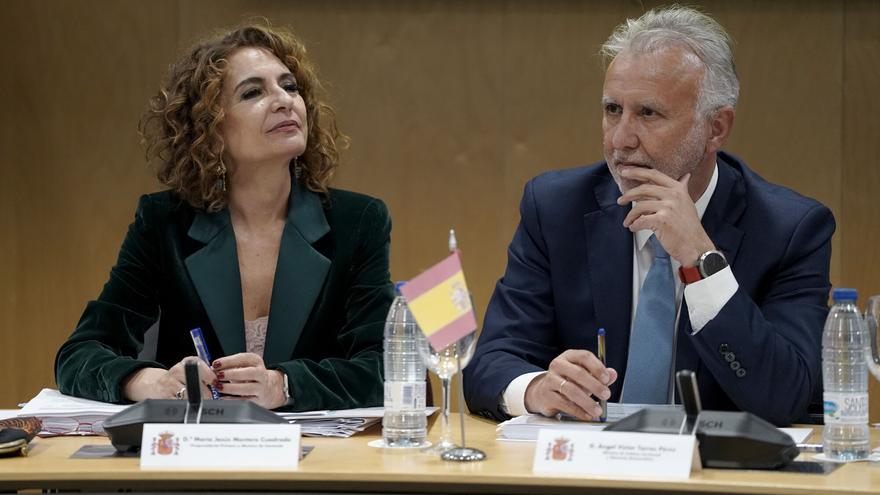 El Gobierno rebaja a «numerito hipócrita» el plante del PP a Montero y ve margen para acordar la quita de la deuda