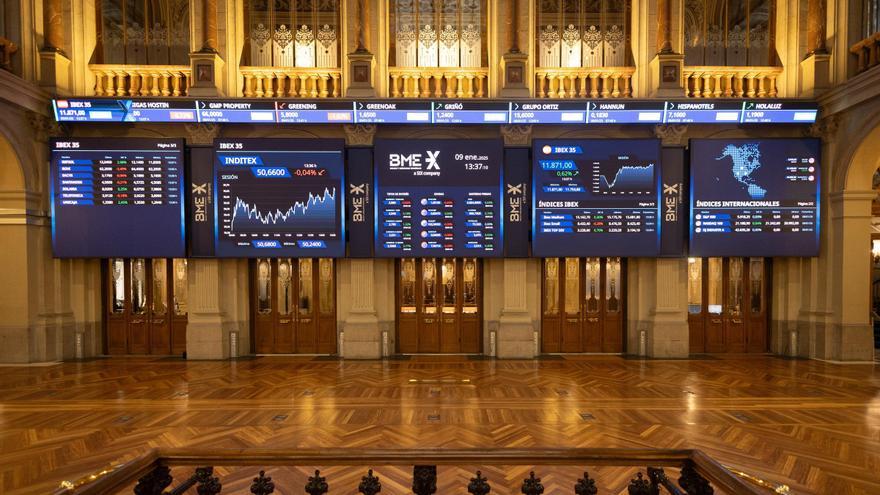 El Ibex 35 cede un 0,15%, a la espera de los PMI en Europa y EEUU