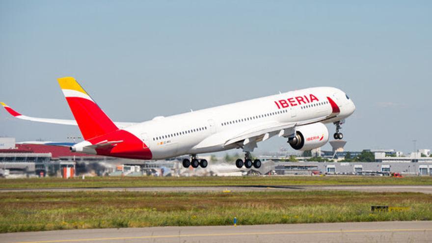 La dueña de Iberia y Vueling premia a sus accionistas tras ganar 2.700 millones en pleno ‘boom’ aéreo