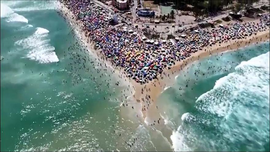 Calor extremos y playas abarrotadas en Río de Janeiro