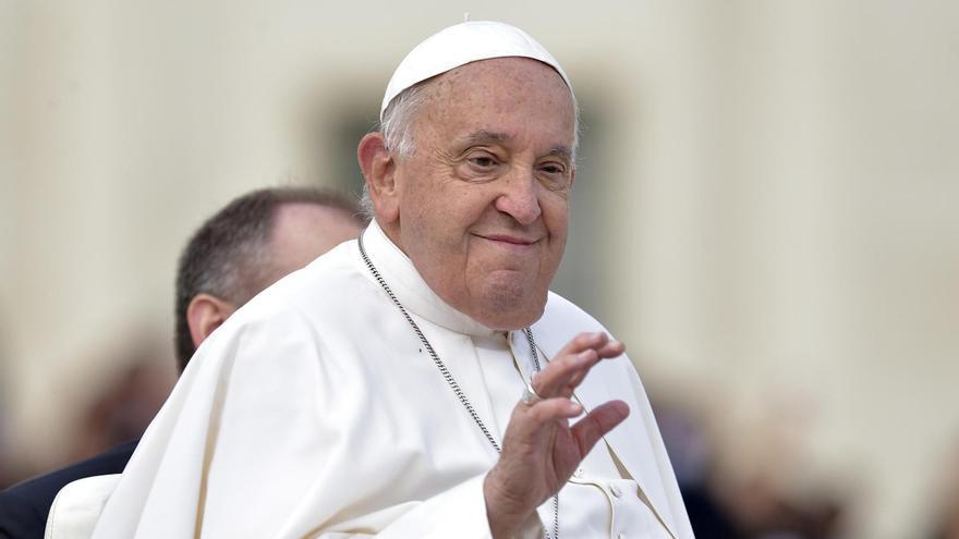 El Papa sufre una neumonía bilateral y sigue presentando un cuadro clínico «complejo»