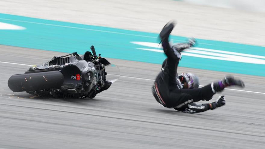 Jorge Martín estrena su título de MotoGP con una caída escalofriante en Malasia