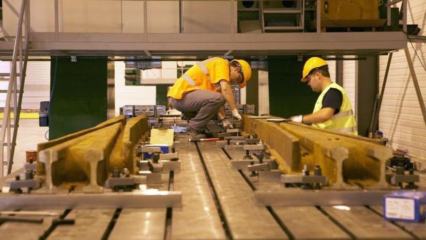 Así afecta a España los aranceles de Trump al aluminio y al acero: algunas empresas ya han empezado a caer