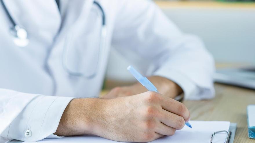 Francia, el destino preferido por los médicos que se «fugan» de España para trabajar en el extranjero
