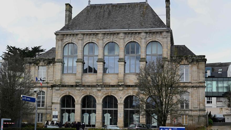 «Soy un pedófilo»: arranca en Francia el juicio contra el cirujano que abusó de 300 niños durante 30 años