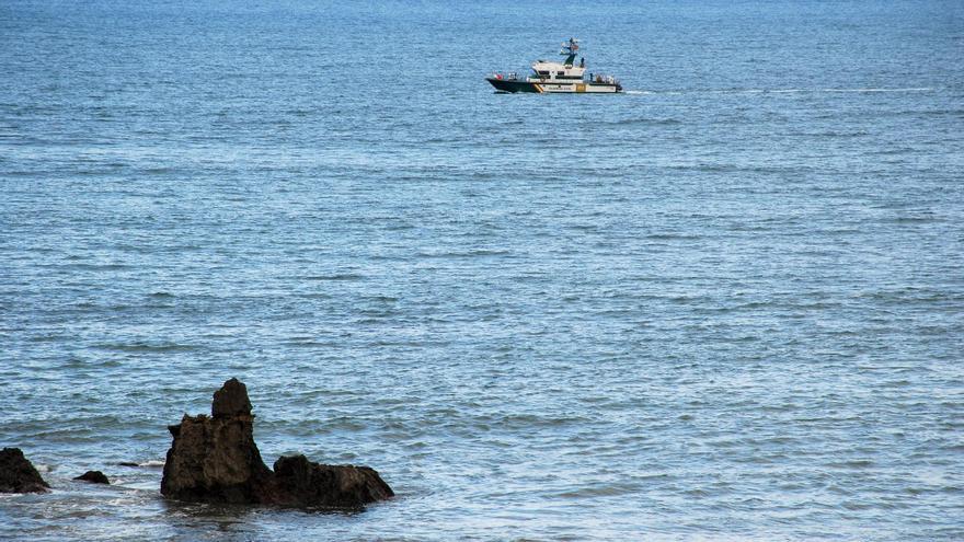 La búsqueda del desaparecido el pasado martes en Llanes se amplía hasta el límite con Cantabria