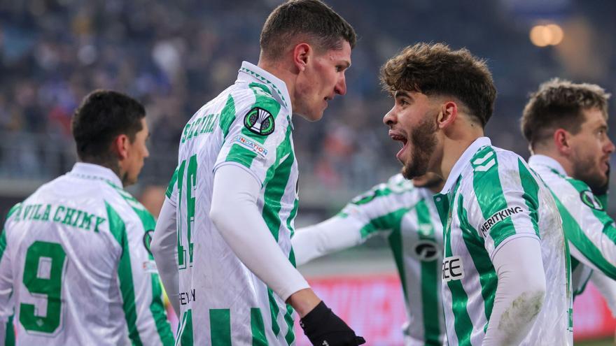 El Betis golea al Gante y ya mira a los octavos de la Conference