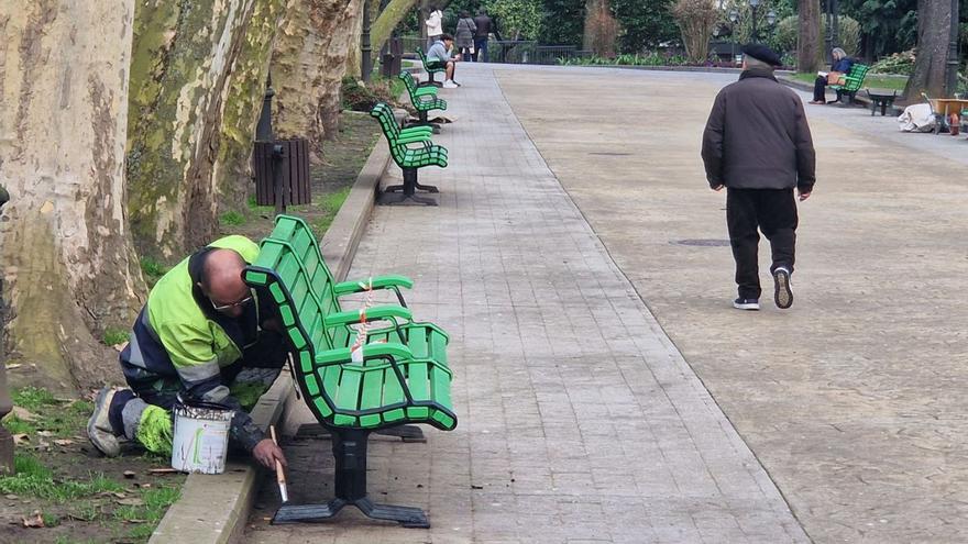 El ‘Central Park’ ovetense afronta una renovación de su mobiliario