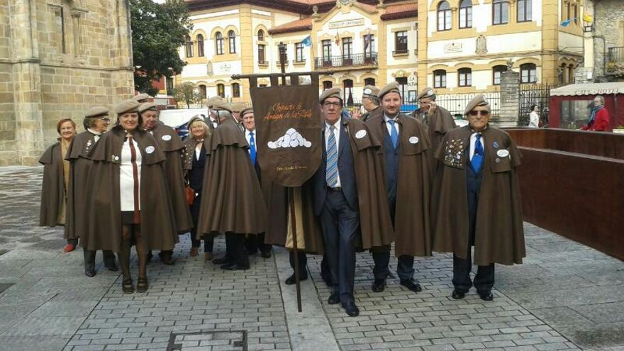 Himno de estreno y hermanamiento con Cantabria: la Cofradía de les Fabes ya tiene fecha y programa para su X Gran Capítulo en Villaviciosa