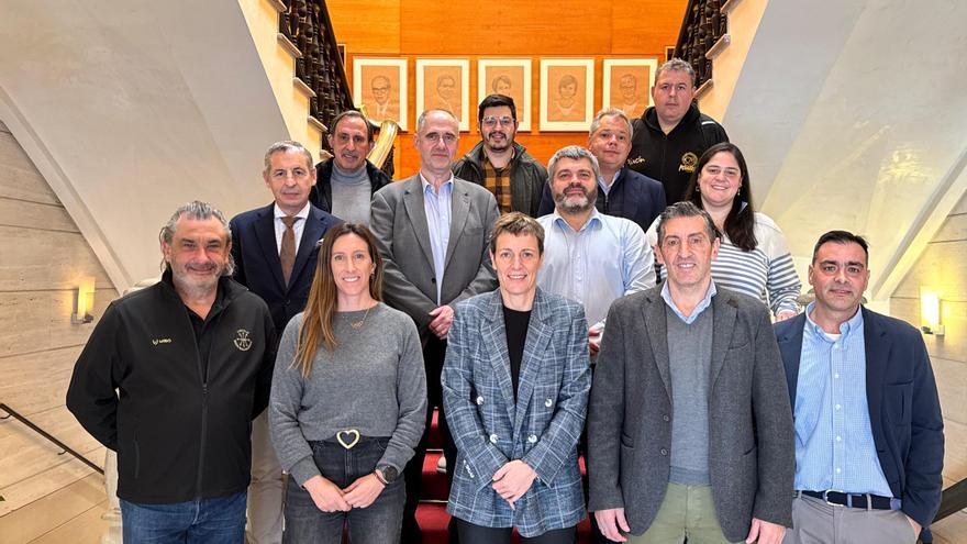 La Federación Española de Baloncesto refuerza su apoyo en Asturias con una visita oficial de Elisa Aguilar: «Sería muy atractivo traer a la Selección Española»