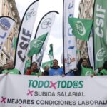 Los funcionarios se plantan frente a Hacienda para recuperar la pérdida de poder adquisitivo: «Estamos abandonados»