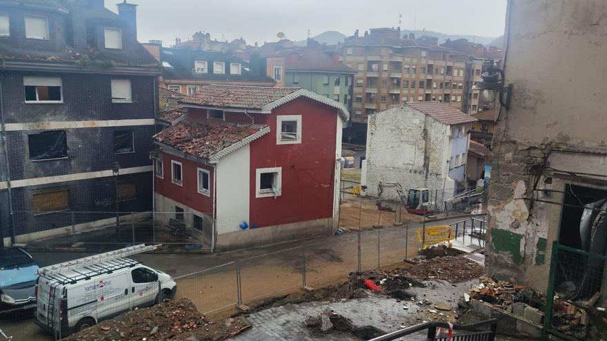 Una veintena de damnificados por la explosión de Mieres aún viven en la residencia del campus