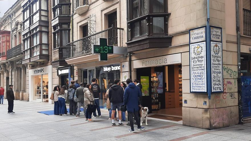 La marca que arrasa entre los jóvenes y que vende las famosas sudaderas de la X abre en Gijón con largas colas