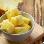 Esto es lo que le pasa a tu cuerpo si comes piña todo los días