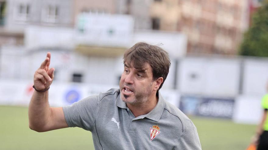 El Sporting destituye a Aitor Zulaika y ofrece el filial a Samuel Baños
