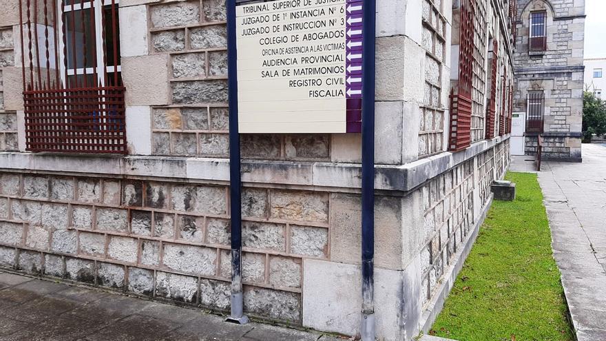 Cuatro menores denunciados por agredir a un joven con parálisis cerebral en un instituto de Santander