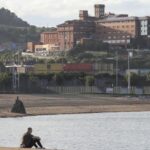 El Hospital de Jove da el salto a la cirugía robótica y operará para la red pública este año