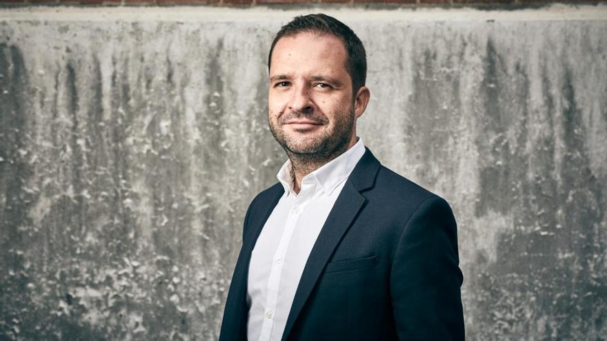 Alejandro Rodrigo, técnico de libertad vigilada: «Los chavales disruptivos han secuestrado la autoridad de colegios e institutos»