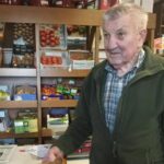 El hostelero Pepe de Pérez será eterno en Santalla: acuerdo unánime para darle su nombre a la plaza frente a su negocio