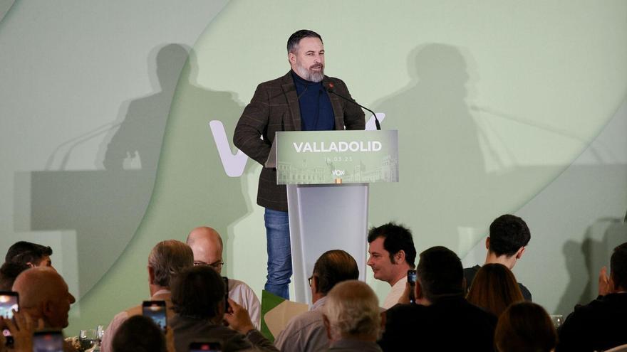 Abascal exhibe cesiones de Mazón sobre políticas verdes e inmigración para apoyar los presupuestos