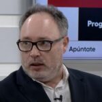Joan Cañete explica los fundamentos del periodismo digital en el marco de la presentación del curso de posgrado Periodismo 360º
