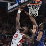 El Barça despierta en el último cuarto para no interrumpir su buena racha