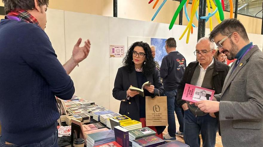La gran cita del sector editorial asturiano: la FEA se llenará hoy con páginas de poesía, ensayo y narrativa